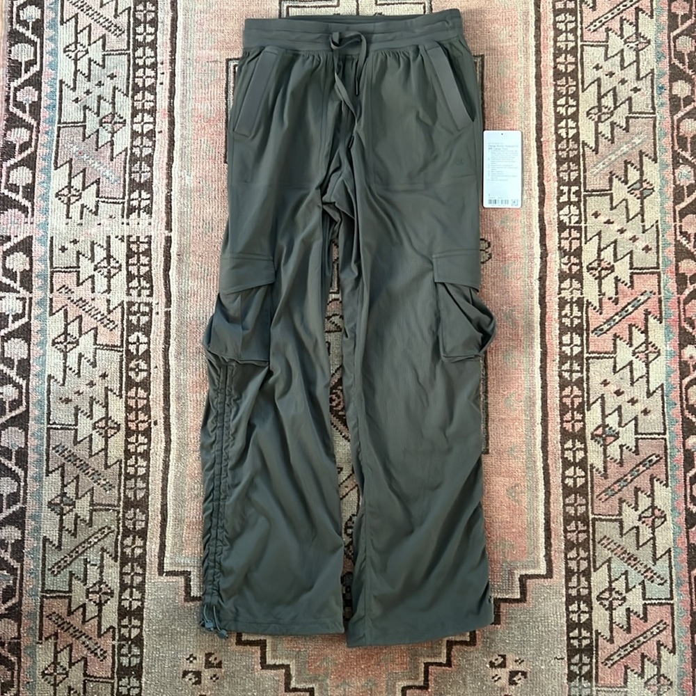 Lululemon Studio Relaxed Fit Medium Rise Cargo Pant - Army Green - Small